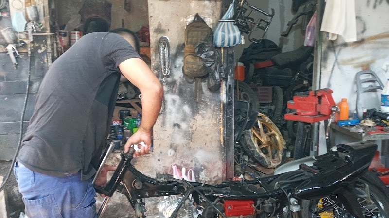 Taller de Motocicletas LeoMotos10