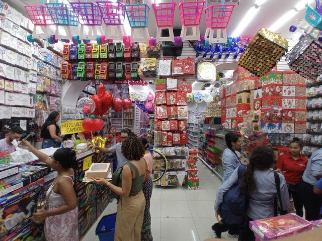 Mundo Piñata La Moneda