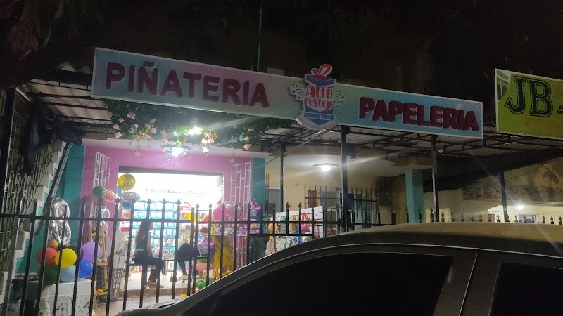 Piñateria y papelería alto festejo