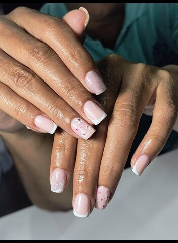 Eneida Pájaro Salón de Uñas