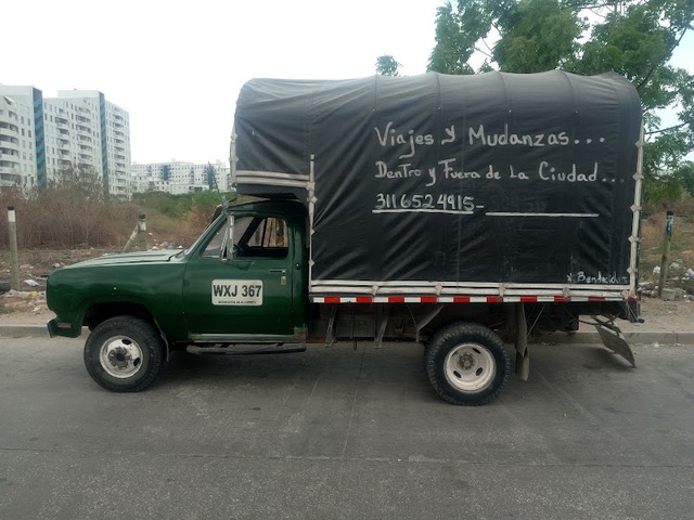 Servicio de transporte, viajes y mudanzas