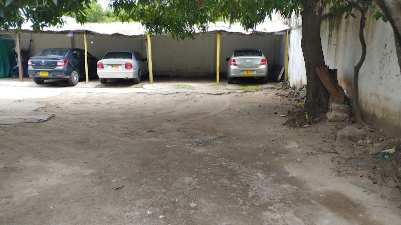 Parqueadero la choza upar