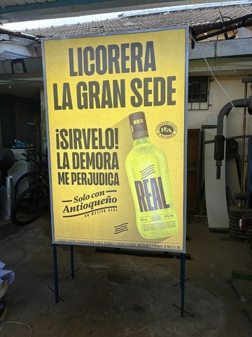 Letreros LED & El Taller, Publicidad