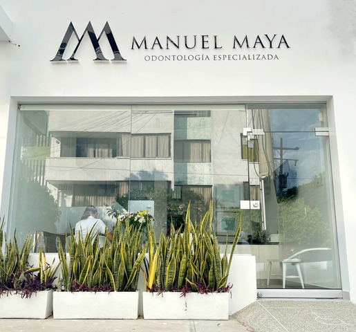 Manuel Maya Odontología Especializada