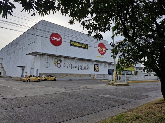 Centro Comercial Mayales Plaza