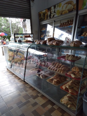 Panadería y Restaurante Punto Rojo