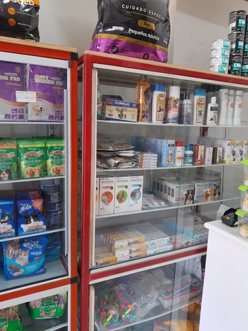 CLÍNICA VETERINARIA HUELLAS