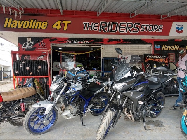 THE RIDERS STORE