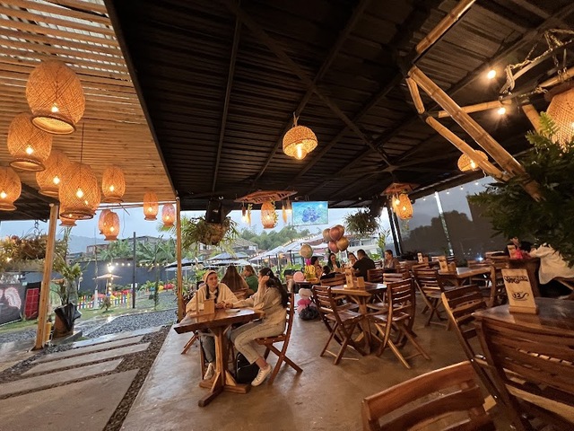 KAMMARATA CAFE-GASTROBAR