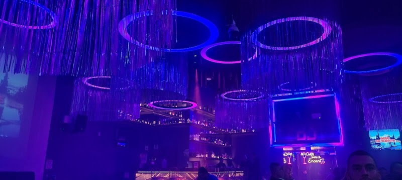 Discoteca en Pereira Las Primaveras de Yuri | Rumba, Plancha y Karaoke