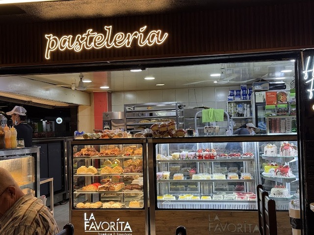 Panadería y Repostería La Favorita