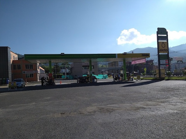 Estacion de Servicio Éxito