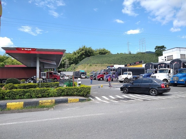 Estación De Servicio TERPEL la Tractomula