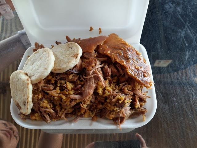 Lechonería el caporal sede 2