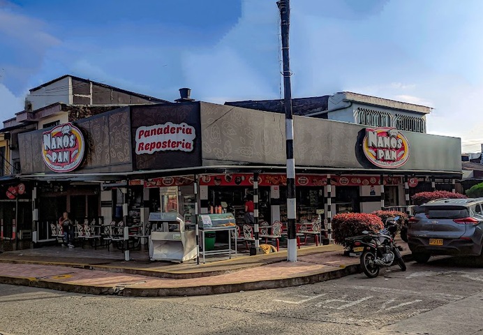 Panadería y repostería Nanos pan.