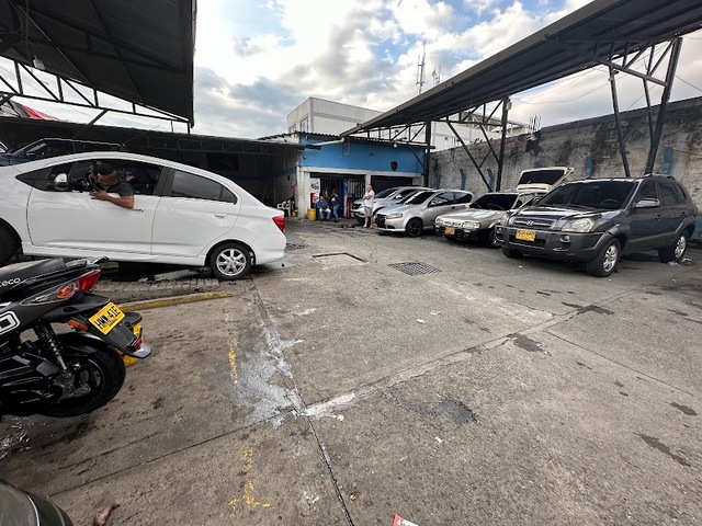 LAVADERO Y LUBRICENTRO J&M