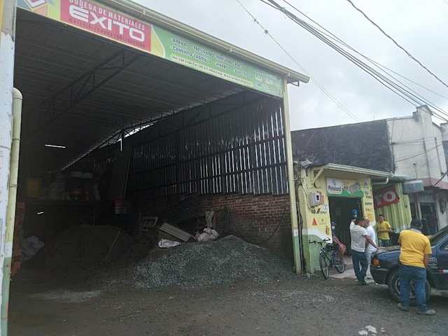 Bodega de Materiales Exito