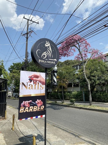Perla Negra Nails & Barberia