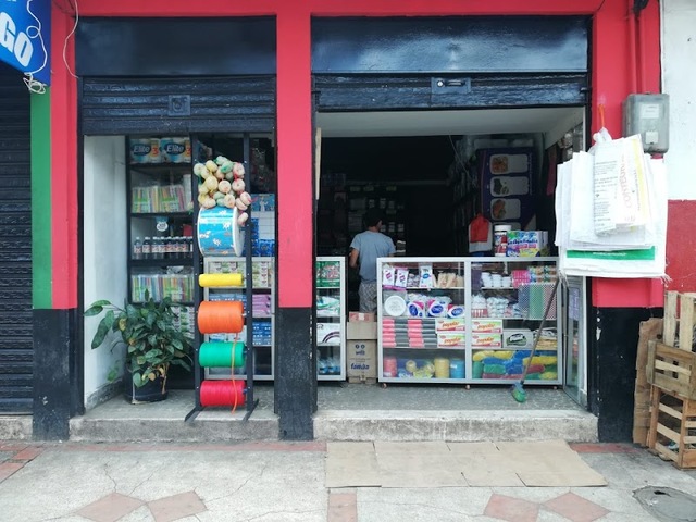 Desechables y plásticos Rojas