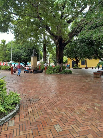 Plaza Central - Parque de Las Américas